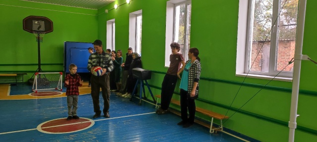 Активисты первичного отделения движения первых МБОУ 